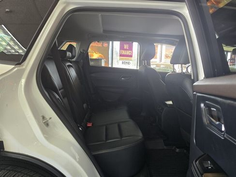 Used 2021 Nissan Rogue SL AWD/4WD image 19