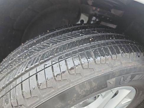 Used 2024 Chevrolet Equinox LT image 27