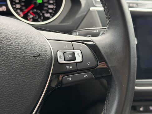 Used 2020 Volkswagen Tiguan S image 20