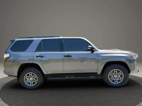Used 2020 Toyota 4Runner Venture w/ Moonroof Package AWD/4WD image 10