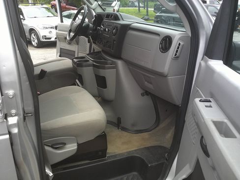 Used 2013 Ford E-350 and Econoline 350 XLT RWD image 12