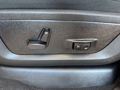 Used 2024 RAM 2500 Big Horn w/ Bed Utility Group image 16