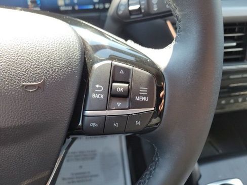 Used 2023 Ford Escape Platinum w/ Premium Technology Package image 28