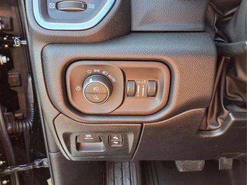 New 2026 RAM 1500 Laramie AWD/4WD image 25