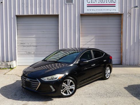 Used 2017 Hyundai Elantra Limited image 1
