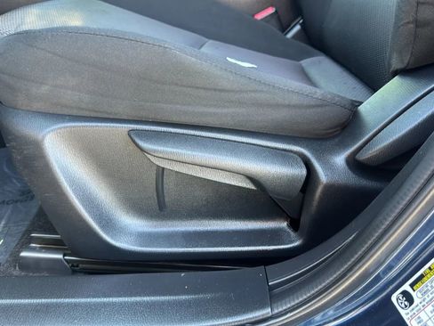 Used 2018 MAZDA MAZDA3 Sport FWD image 17