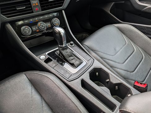 Used 2019 Volkswagen Jetta SEL Premium FWD image 20