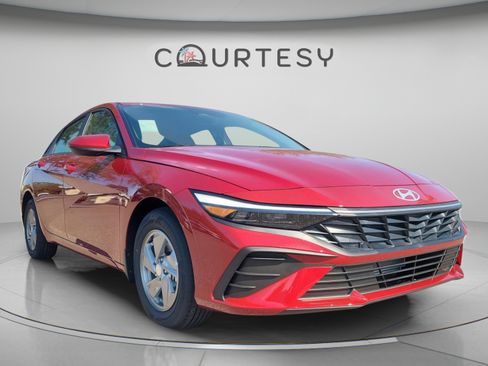 New 2026 Hyundai Elantra SE FWD image 5