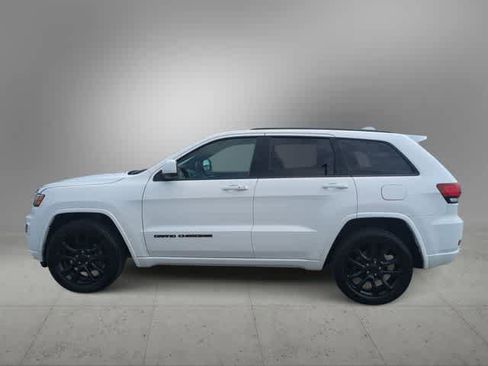 Used 2018 Jeep Grand Cherokee Altitude image 5