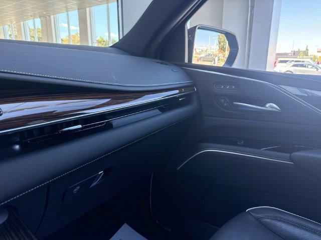 Certified 2024 Cadillac Escalade Premium Luxury w/ LPO, Floor Liner Package AWD/4WD image 82