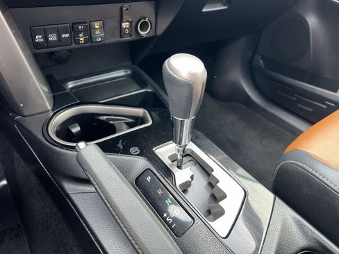 Used 2017 Toyota RAV4 Limited w/ All Weather Liner Package image 22