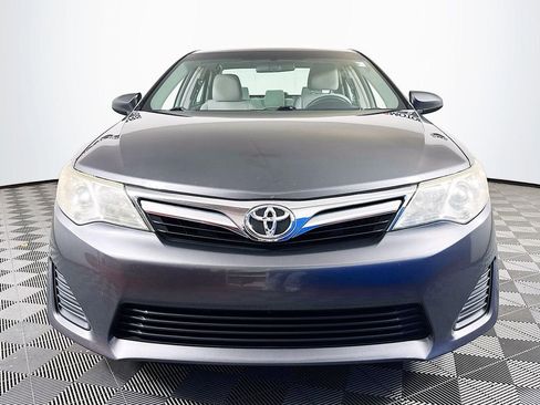 Used 2013 Toyota Camry LE image 2
