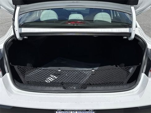 New 2025 Hyundai Elantra Limited image 14