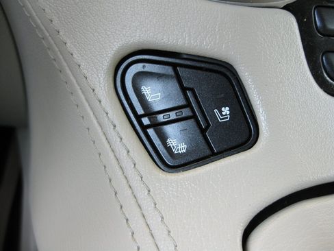 Used 2019 GMC Yukon Denali w/ Denali Ultimate Package image 21