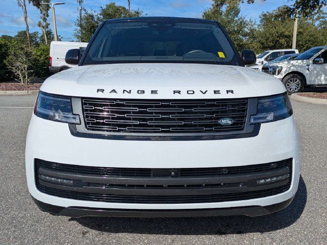 Used 2025 Land Rover Range Rover SE AWD/4WD image 8