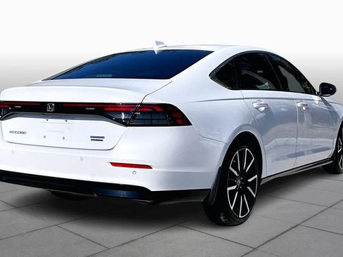 Used 2023 Honda Accord Touring image 12