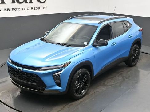 New 2025 Chevrolet Trax ACTIV w/ Sunroof Package FWD image 23