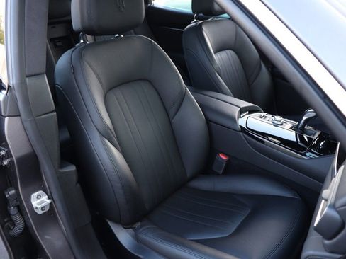 Used 2021 Maserati Levante S AWD/4WD image 35