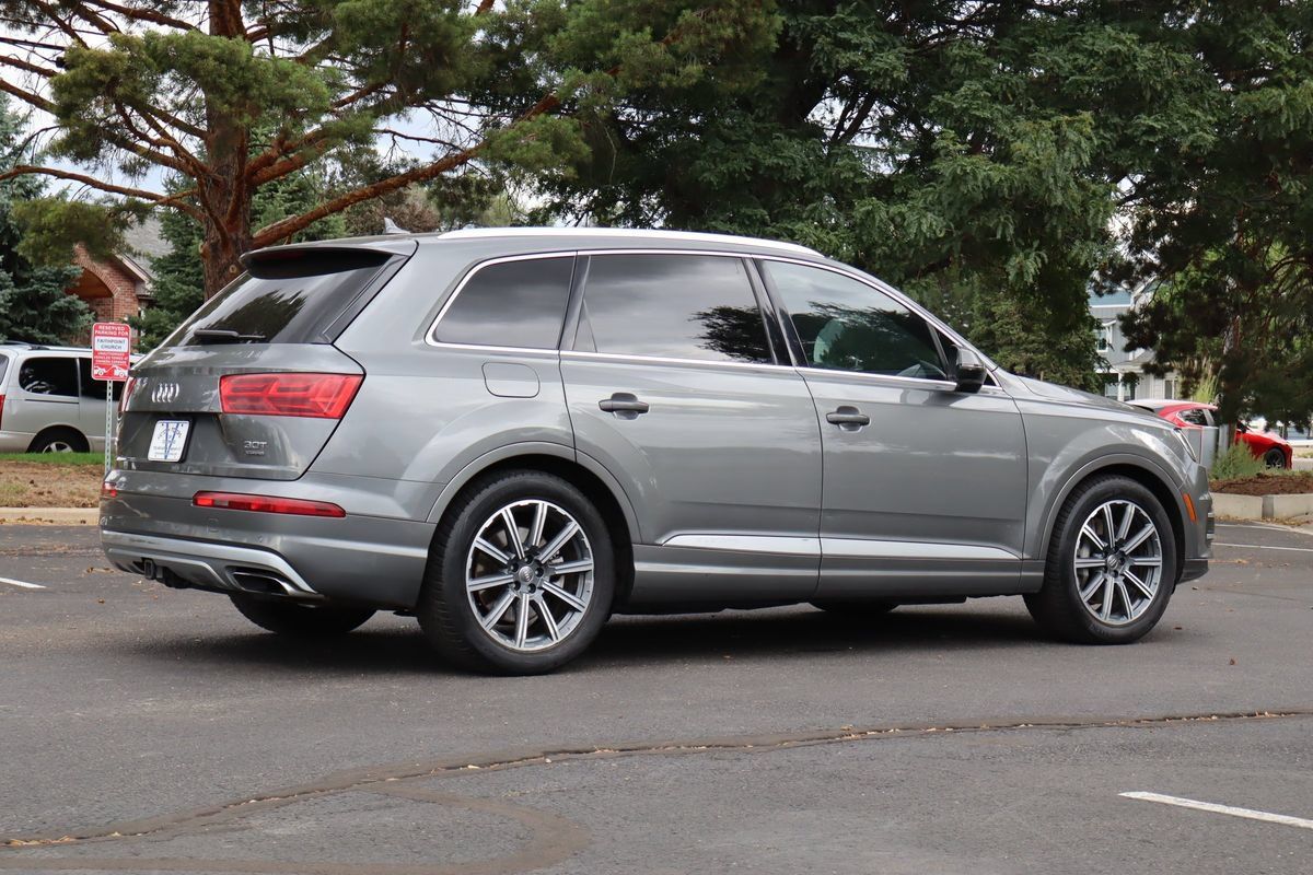 Used 2017 Audi Q7 3.0T Prestige AWD/4WD image 5
