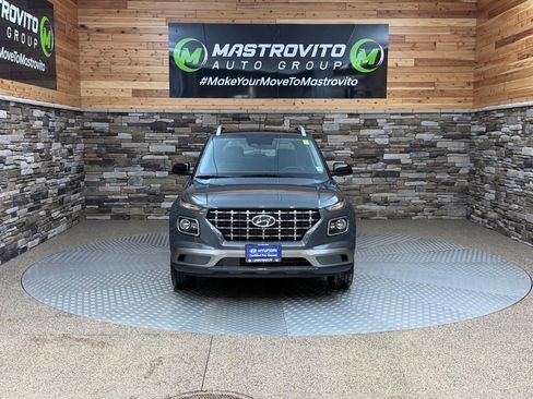 Certified 2024 Hyundai Venue Limited image 3