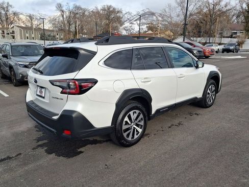 Certified 2025 Subaru Outback Premium w/ Popular Package #1A image 3