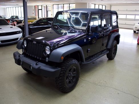 Used 2018 Jeep Wrangler Unlimited Sport w/ Connectivity Group image 15