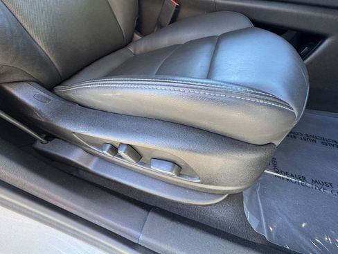 Used 2025 Cadillac XT6 Premium Luxury image 41