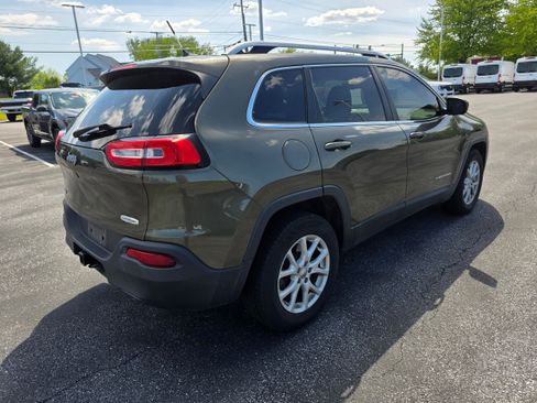 Used 2015 Jeep Cherokee Latitude w/ Comfort/Convenience Group AWD/4WD image 5