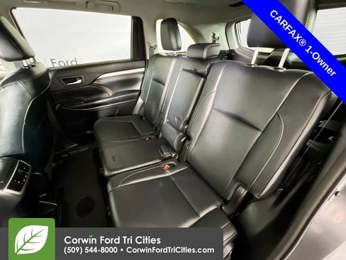 Used 2018 Toyota Highlander XLE image 30
