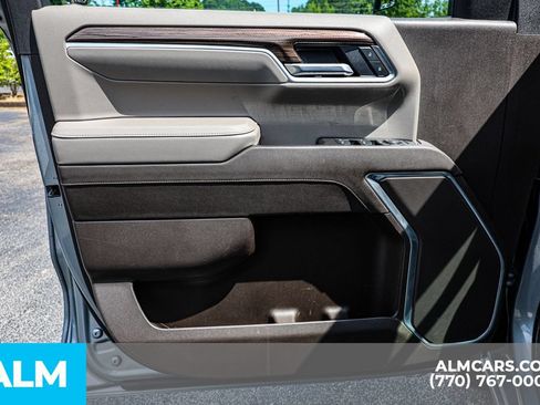 Used 2025 Chevrolet Silverado 1500 LT RWD image 44