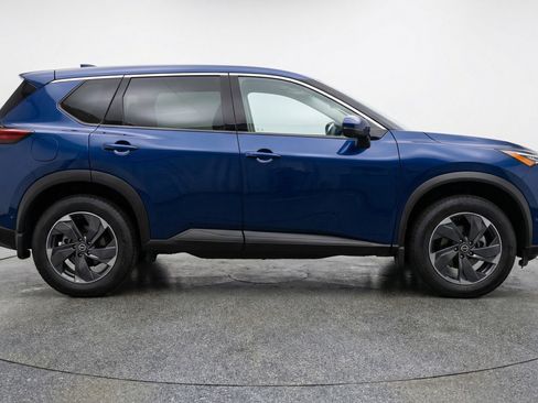 Used 2025 Nissan Rogue SV image 11