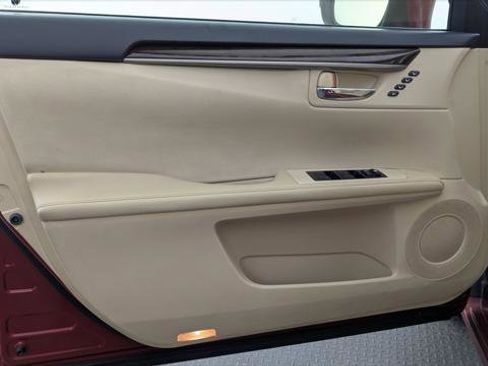Used 2015 Lexus ES 350 w/ Premium Package FWD image 13