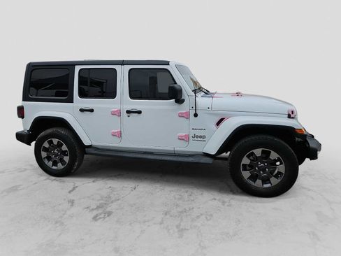 Used 2018 Jeep Wrangler Unlimited Sahara image 9