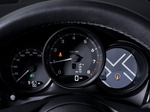 Certified 2025 Porsche Macan image 21