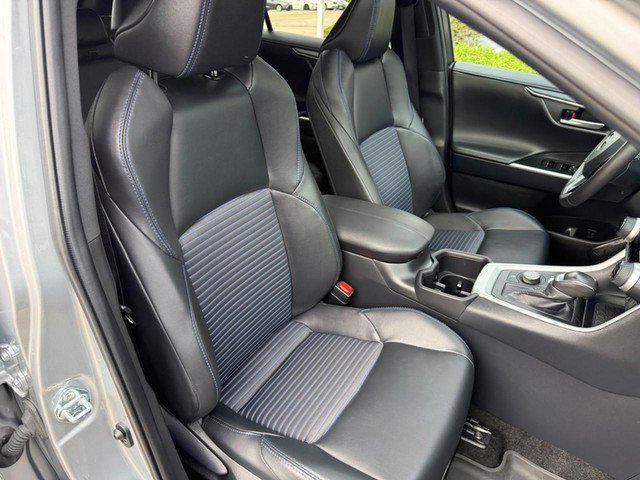 Used 2025 Toyota RAV4 XSE w/ Weather Package AWD/4WD image 11