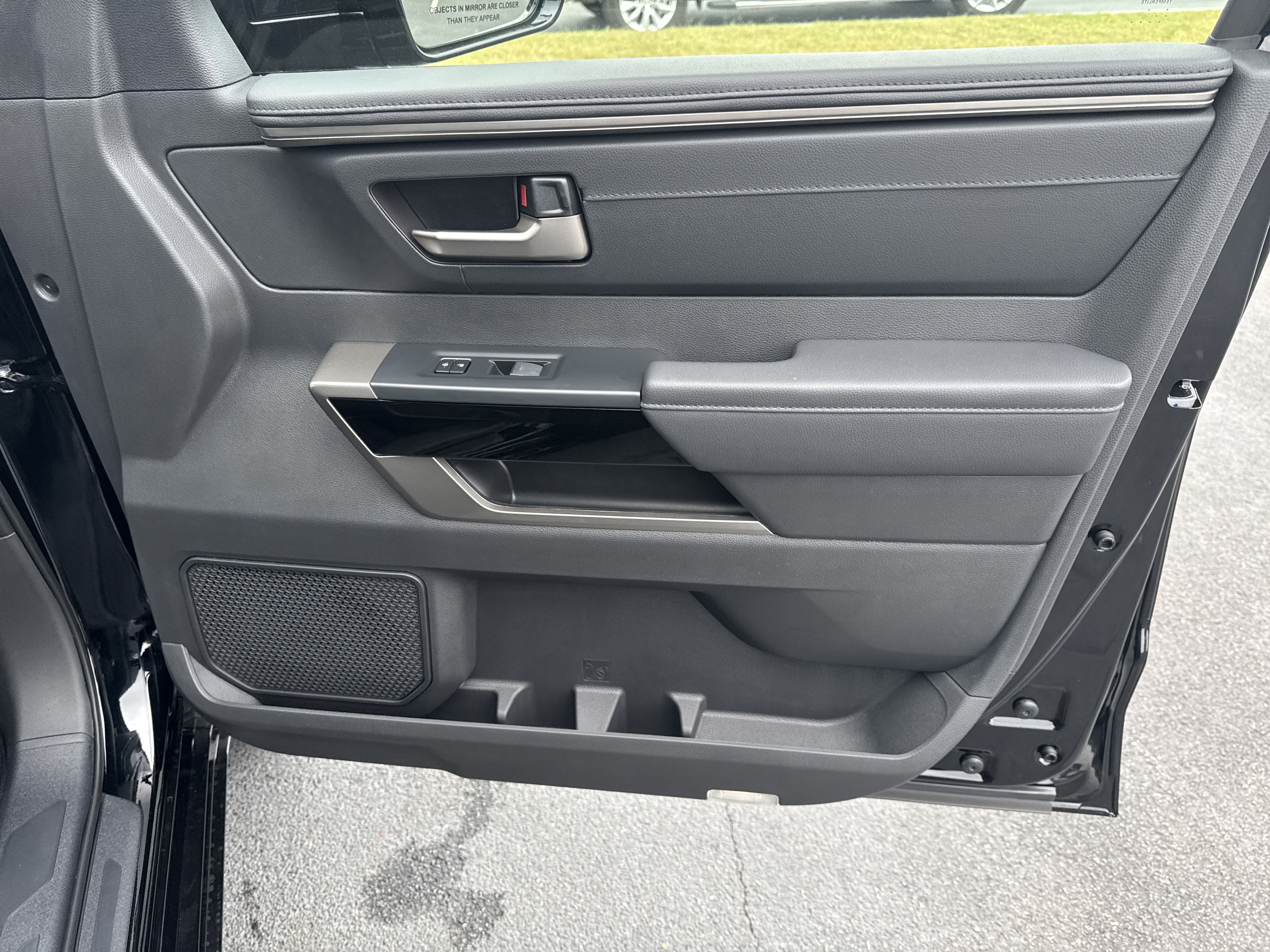 New 2025 Toyota Tundra Limited AWD/4WD image 38