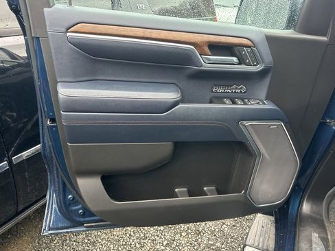 Used 2023 Chevrolet Silverado 1500 High Country w/ High Country Premium Package image 17