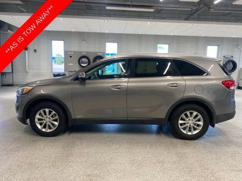 Used 2017 Kia Sorento AWD w/ LX Convenience Package image 10