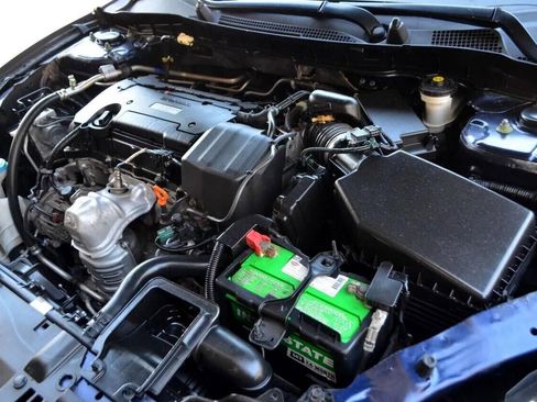 Used 2017 Honda Accord LX image 36