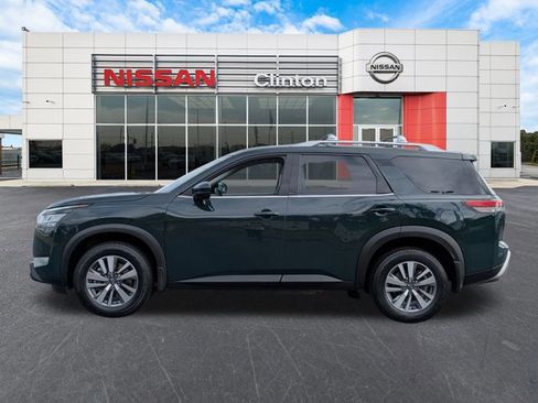 Certified 2023 Nissan Pathfinder SL image 6