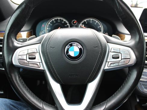 Used 2016 BMW 750i xDrive image 38