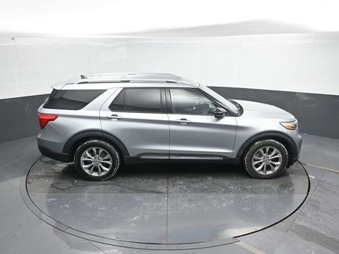 Used 2022 Ford Explorer Limited w/ Equipment Group 301A image 40