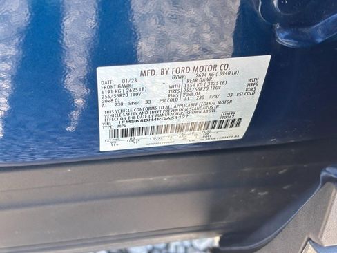 Used 2023 Ford Explorer XLT w/ Equipment Group 202A AWD/4WD image 28