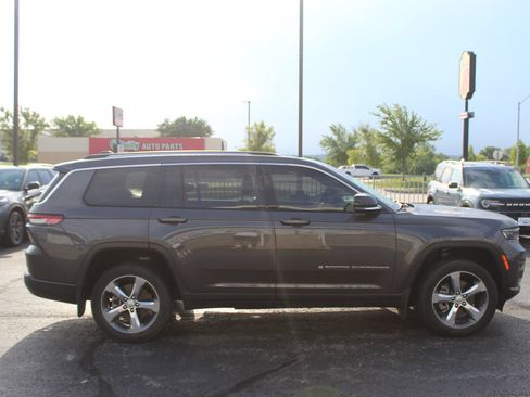 Used 2022 Jeep Grand Cherokee L Limited w/ MOPAR Finishing Package AWD/4WD image 7