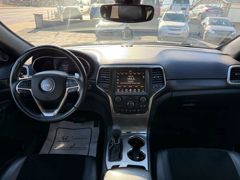 Used 2017 Jeep Grand Cherokee Altitude image 16