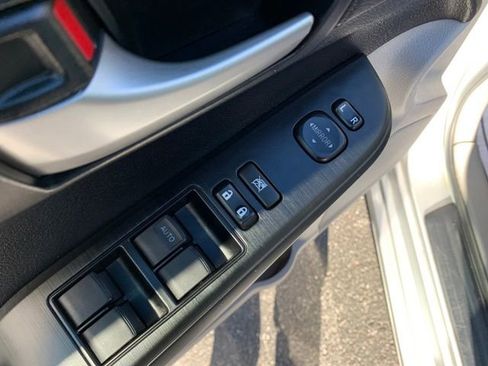 Used 2014 Toyota Camry LE image 10