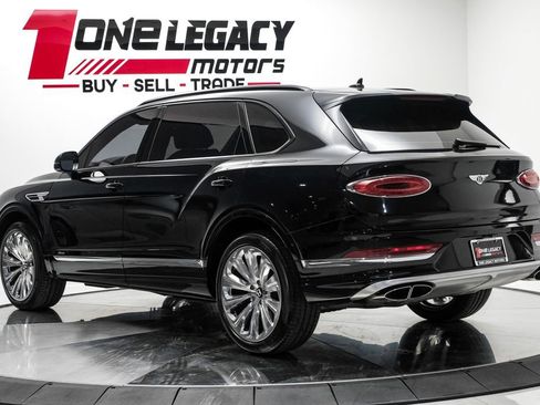 Used 2023 Bentley Bentayga Extended Wheelbase AWD/4WD image 14