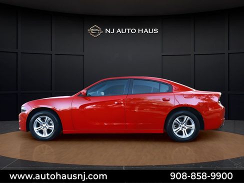 Used 2022 Dodge Charger SXT RWD image 8
