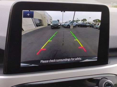 Used 2022 Ford Escape SE image 16