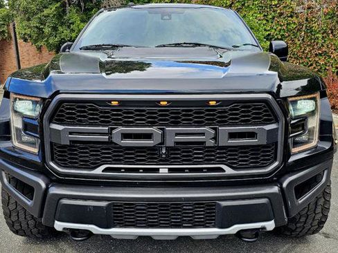 Used 2018 Ford F150 Raptor w/ Equipment Group 802A Luxury AWD/4WD image 2